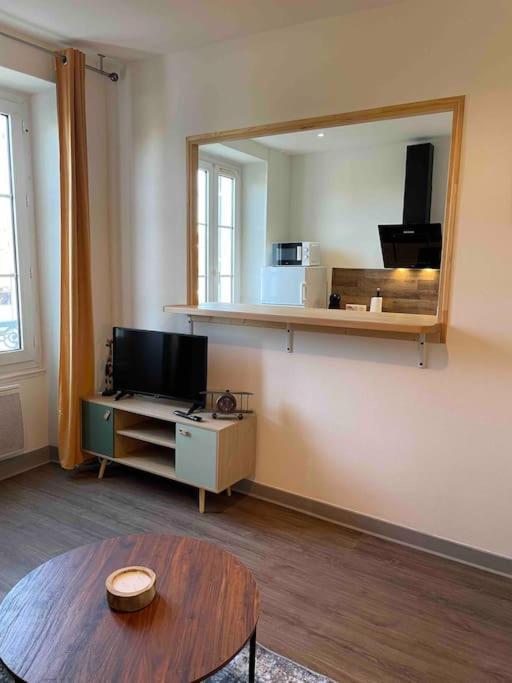 T2 4 Pers Face Gare Sncf Appart Hotel Le Cygne 2 Bourges Exteriör bild